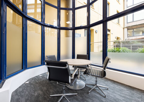 Office Space Knot House - Image 10