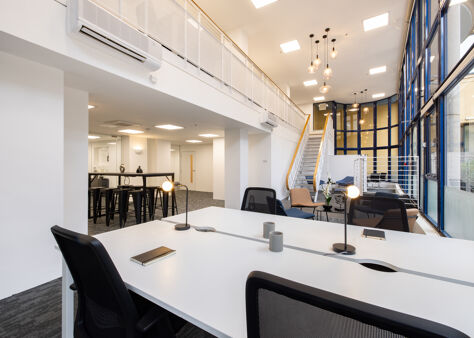 Office Space Knot House - Image 3