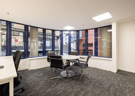 Office Space Knot House - Image 16