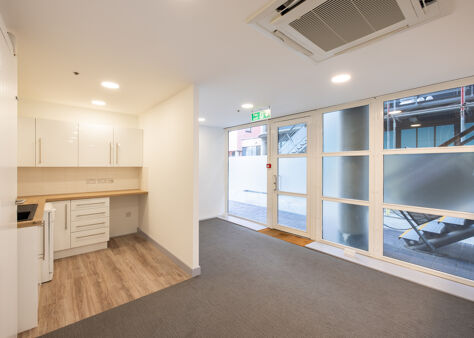 Office Space Knot House - Image 17