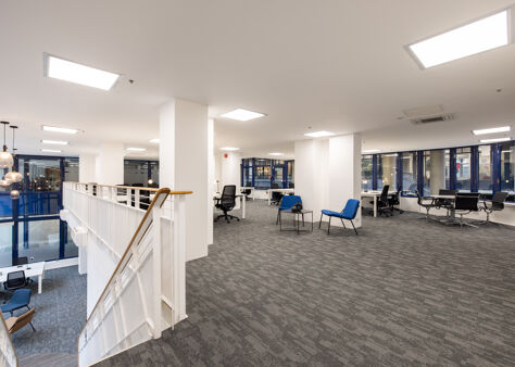 Office Space Knot House - Image 15