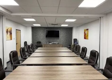 Office Space Old Sarum Park - Image 3