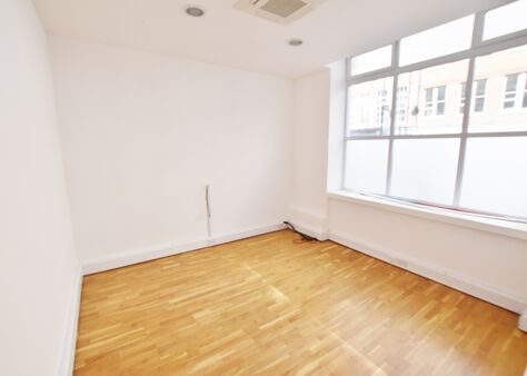 Office Space Colonial Buildings - Image 3