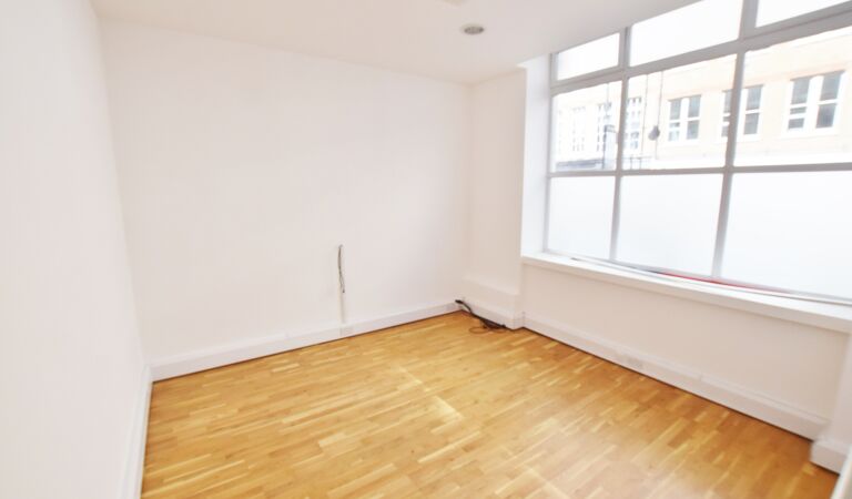 Office Space Colonial Buildings - Image 3