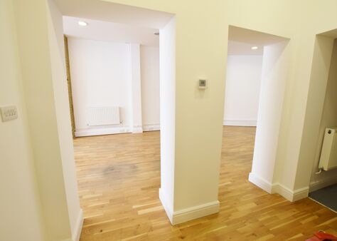 Office Space Colonial Buildings - Image 6