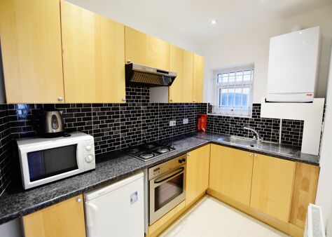 Office Space Colonial Buildings - Image 4