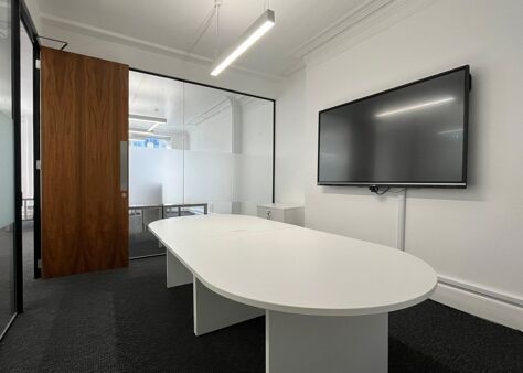 Office Space 15 Savile Row - Image 4