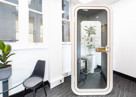 Office Space Victoria Street - Image 9