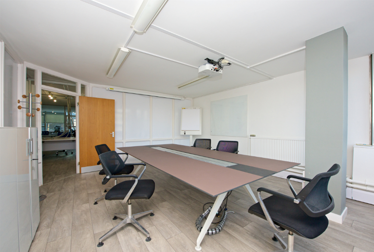 Office Space Metro House, Chichester - Image 3