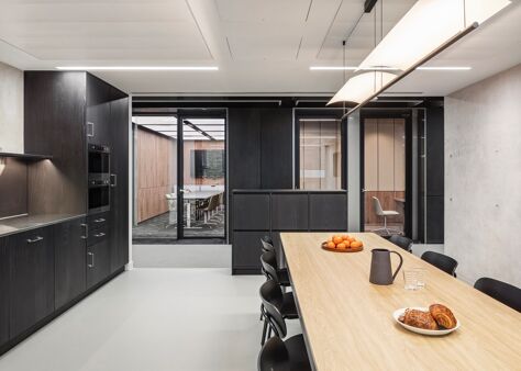 Office Space Blockchain House - Image 6