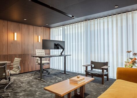 Office Space Blockchain House - Image 12