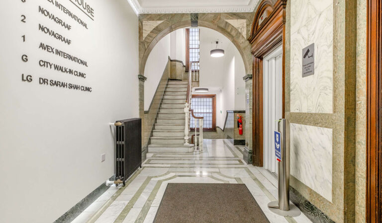 Office Space Reknown House - Image 2