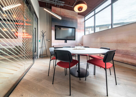 Office Space Saunders House - Image 9