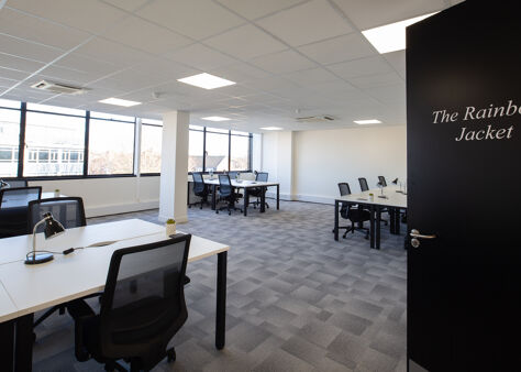 Office Space Saunders House - Image 4