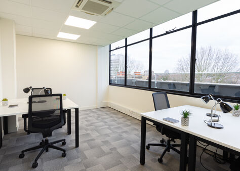 Office Space Saunders House - Image 6