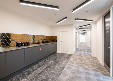 Office Space Saunders House - Image 7