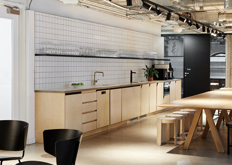 Office Space LABS House - Image 8