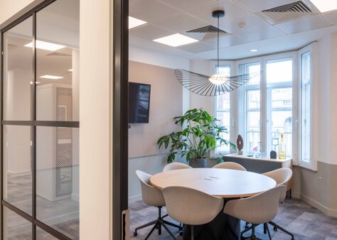 Office Space 175 Piccadilly  - Image 2