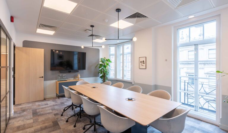 Office Space 175 Piccadilly  - Image 3