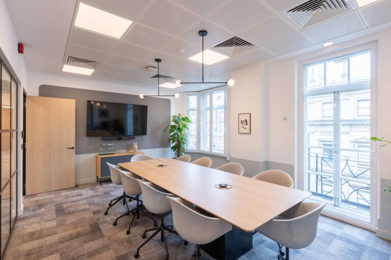 Office Space 175 Piccadilly  - Image 3