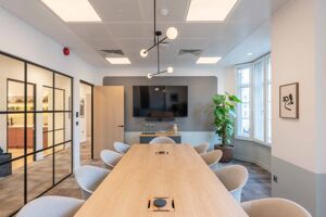 Office Space 175 Piccadilly  - Image 4