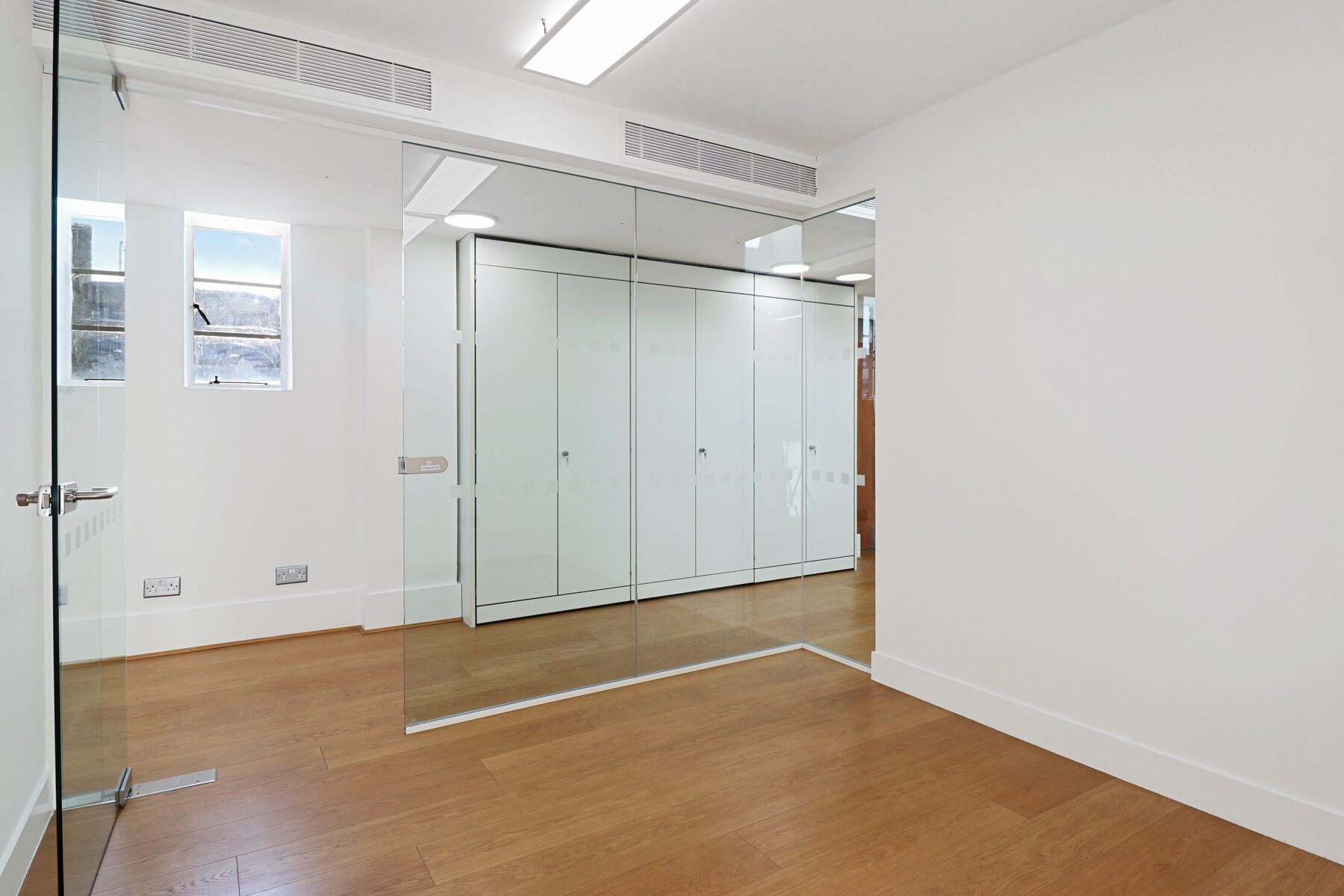 Office Space 9 Argyll Street - Image 12