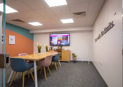 Office Space Egham - Paramount House - Image 15