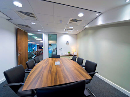 Office Space Cobham Services - Image 8