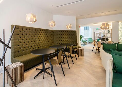 Image #4 of 11 Golden Square