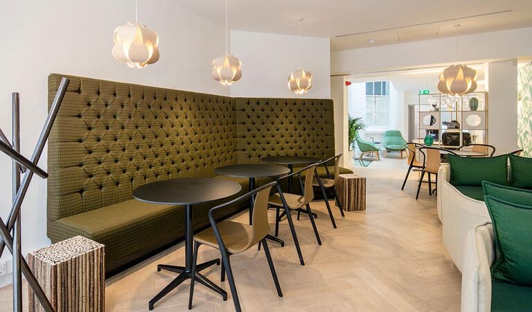 Image #4 of 11 Golden Square