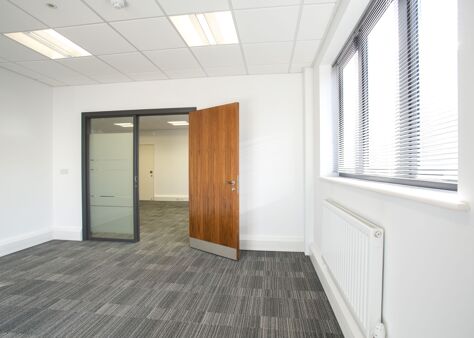 Office Space Oldbury - Image 8
