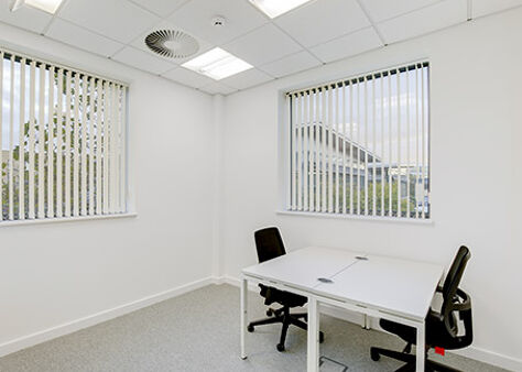 Office Space Enfield Innova Park - Image 10