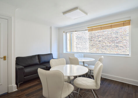 Office Space 37 Queen Anne Street  - Image 3