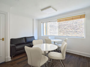 Office Space 37 Queen Anne Street  - Image 3