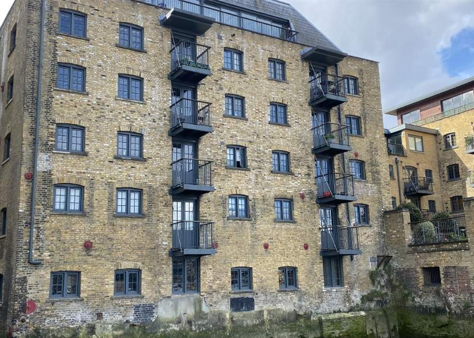 Office Space Tempus Wharf - Image 1