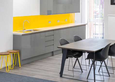 Office Space Crown House - Image 29