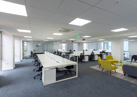 Office Space Crown House - Image 11