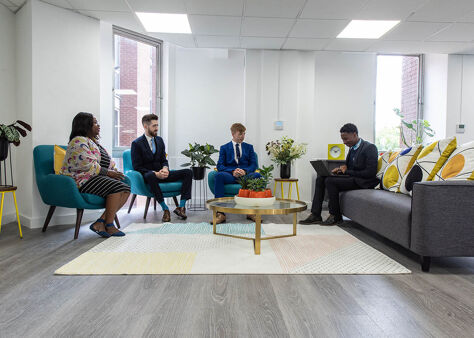 Office Space Crown House - Image 5