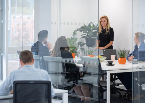 Office Space Crown House - Image 7