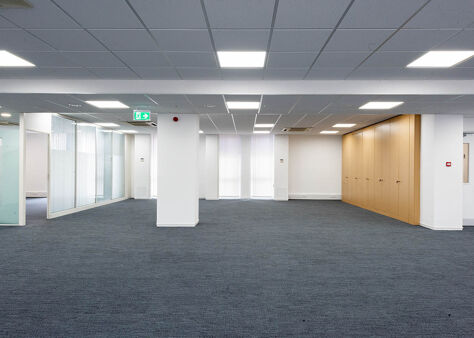 Office Space Crown House - Image 27