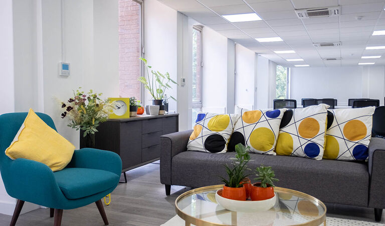 Office Space Crown House - Image 2