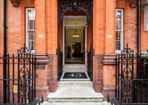 Office Space 45 Pont Street - Image 13