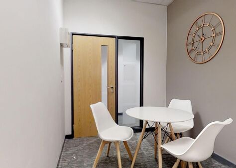 Office Space Aylesbury - Image 7