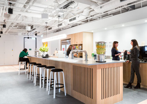 Office Space 30 Churchill Place - Image 10