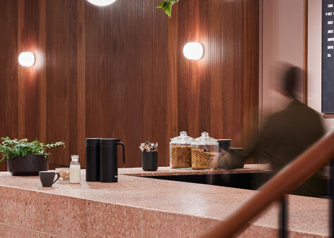 Office Space One Canada Square - Image 18