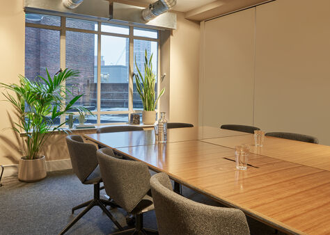 Office Space Aire Street - Image 9