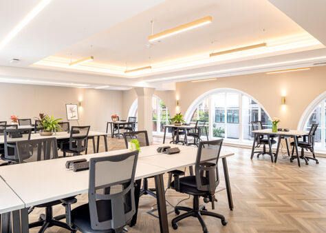 Office Space 117 Piccadilly - Image 2