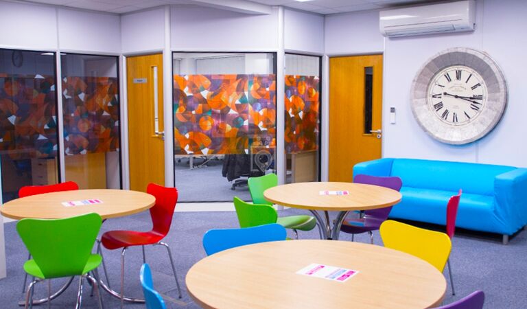 Office Space Oberoi Business Hub - Image 2