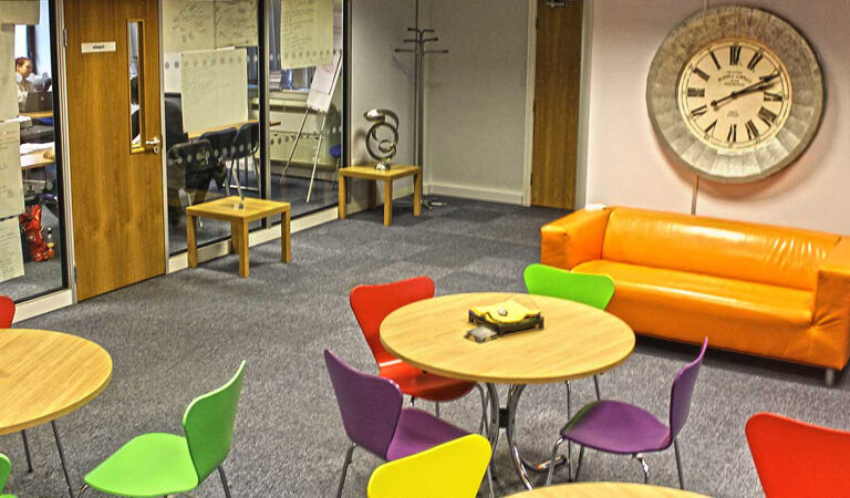 Office Space Oberoi Business Hub - Image 3