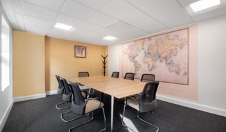 Office Space Newbury Oxford House - Image 4